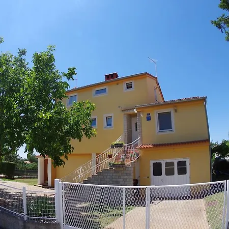 Kreso Apartment